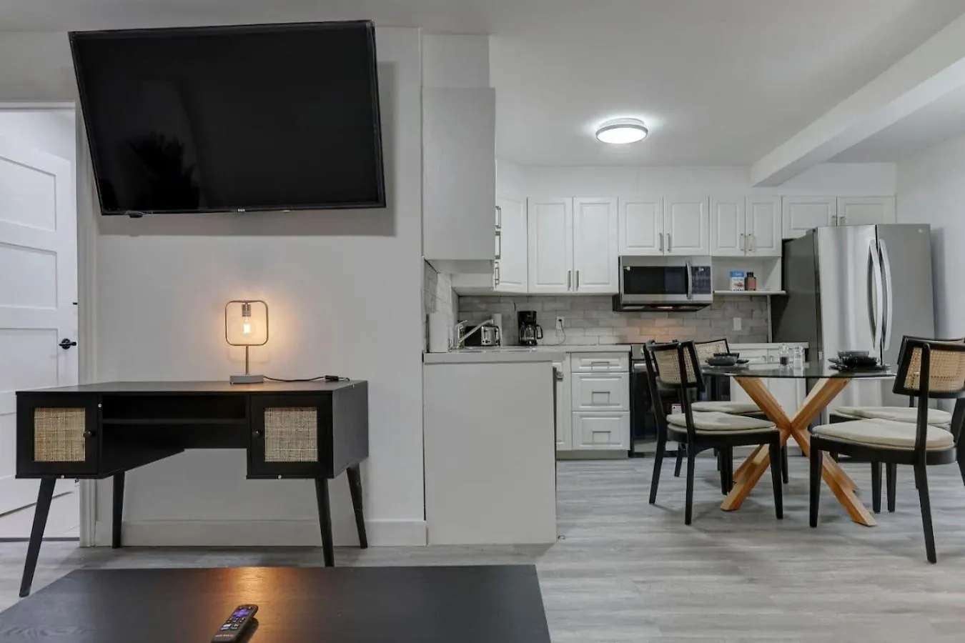 Stylish 3Br In Montreal Village