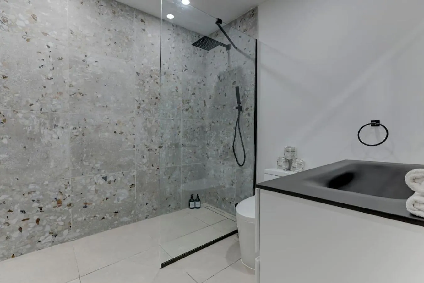 Stylish 3Br In Montreal Village Apartment