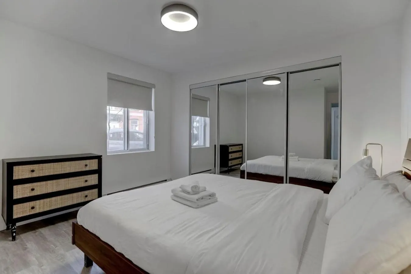 Stylish 3Br In Montreal Village Apartment