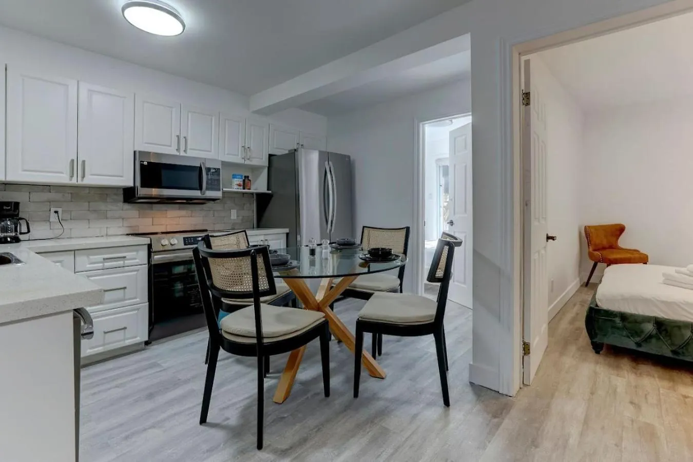 Stylish 3Br In Montreal Village Canada